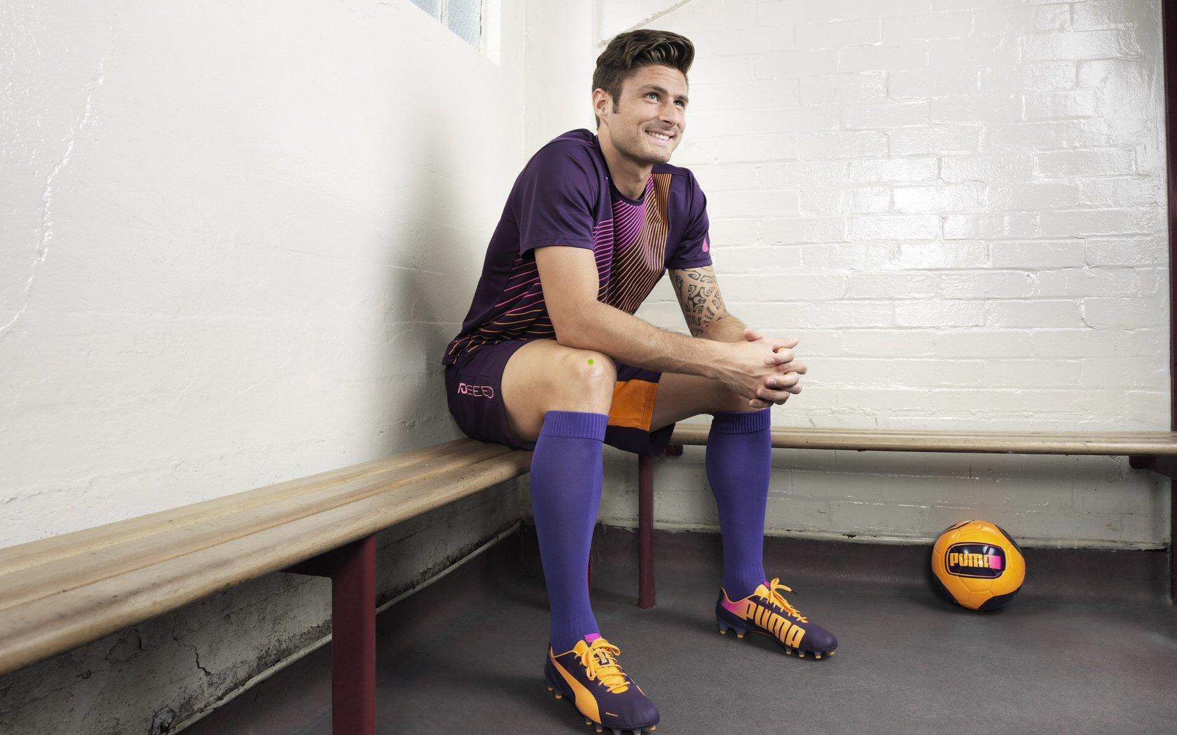 童梦绽放篮网间，官方发布球员今昔对比照引发跨代共鸣